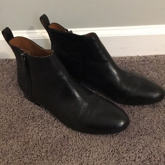 gap black booties